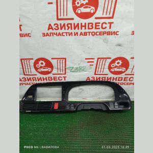 Рамка магнитофона Honda Odyssey RA6 F23A MGPA 2001 Z382