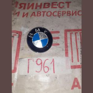 Эмблема передняя BMW 328i E46 M52B28 A5S 325Z 1998 Г961