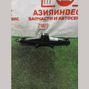 Домкрат Mazda Demio DW3W B3-ME EA0119090F 1996 Z482