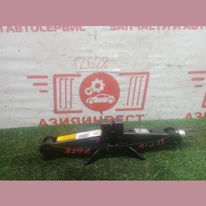 Домкрат Toyota Vitz SCP10 1SZ-FE U440E -02A 1999 Z628