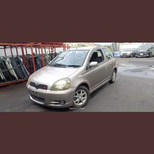 Капот Toyota Vitz NCP10 2NZ-FE U441E -06A 2001 Z738