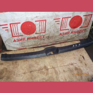 Обшивка задней стенки багажника (под замок) Toyota Rav4 ACA21W 1AZ-FSE U140F-02B 2000 875