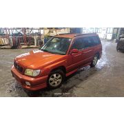 Планка под задний фонарь правая Subaru Forester SF5 EJ20 TZ1A3ZS3AA 2001 Z248