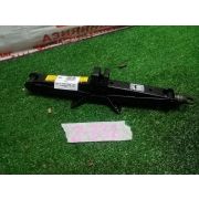 Домкрат Toyota Ist NCP65 1NZ-FE U340F -02A 2003 Z332