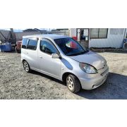 Планка под фары (цельная) Toyota Funcargo NCP20 2NZ-FE U441E -03A 2002 Z409