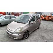 Планка под фары (цельная) Toyota Funcargo NCP20 2NZ-FE U441E -03A 2001 Z412
