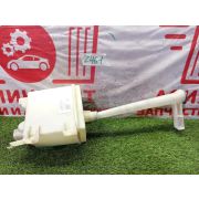 Бачок омывателя передний Nissan Serena TNC24 QR20DE RE4F04B FT44 2002 Z461
