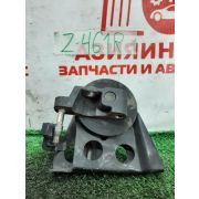 Подушка ДВС правая Nissan Serena TNC24 QR20DE RE4F04B FT44 2002 Z461