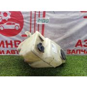Бачок омывателя передний