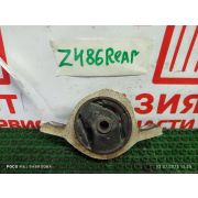 Подушка ДВС задняя Nissan Cube AZ10 CGA3DE RE4F03B FQ38 2000 Z486
