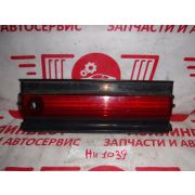 Вставка между фонарями Toyota Mark II GX90 1G-FE A42DE B01A 1993 НИ1039