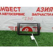 Рамка магнитофона Toyota Aristo JZS160 2JZ-GE A650E A01A 2000 Z749