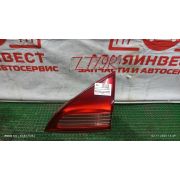 Фонарь на крышку багажника правый Nissan Wingroad WFY11 QG15DE RE4F03B FQ40 2003 Z779